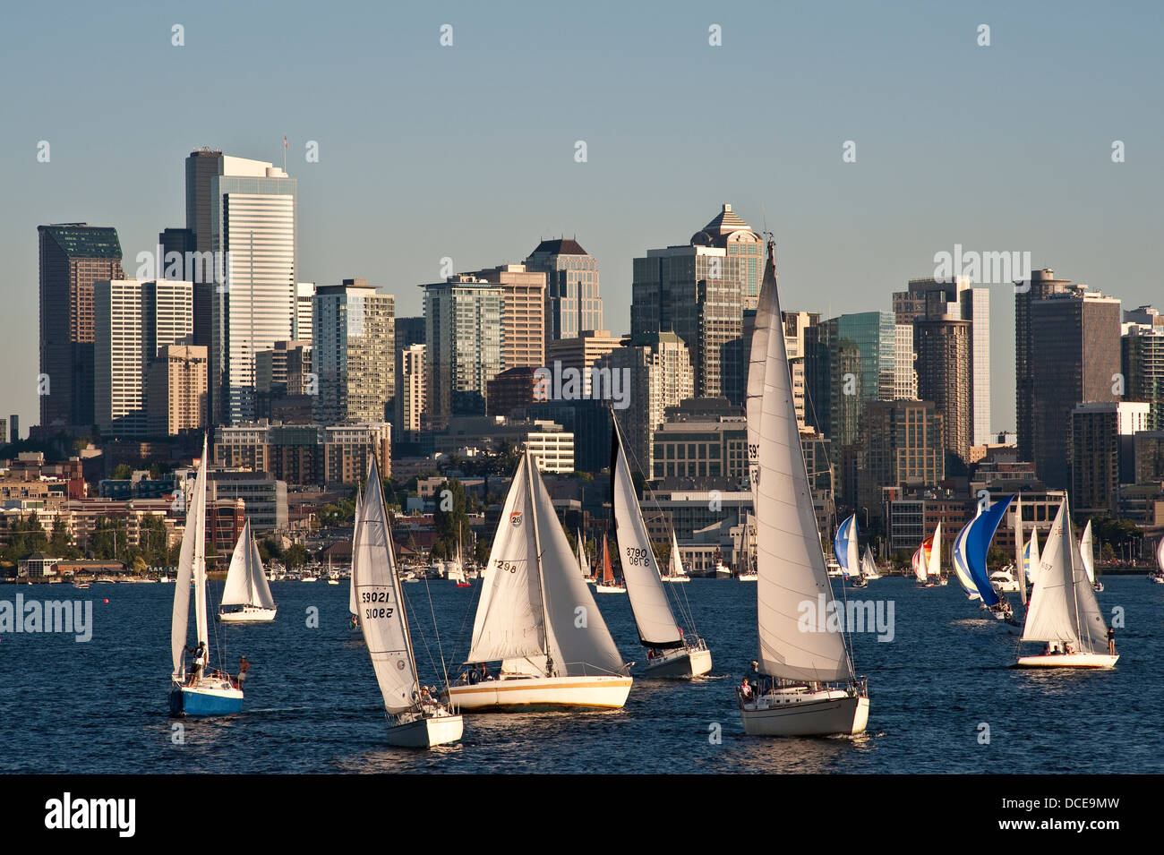 Retro-Bild der Skyline von Seattle mit Segelbooten auf dem Lake Union Stockfoto