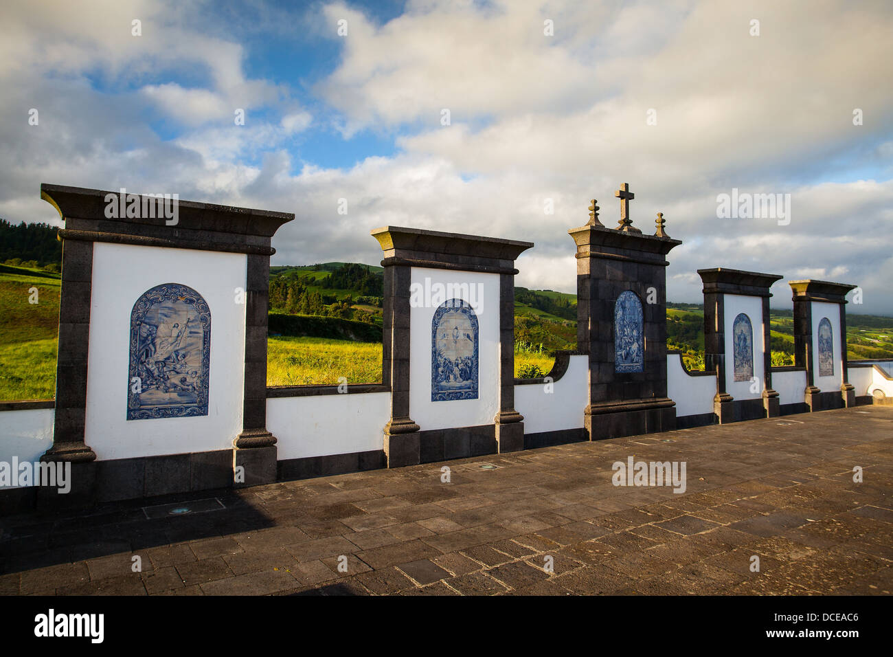 Architektur in der Nähe der Kapelle unserer Dame des Friedens, Sao Miguel, Azoren Stockfoto