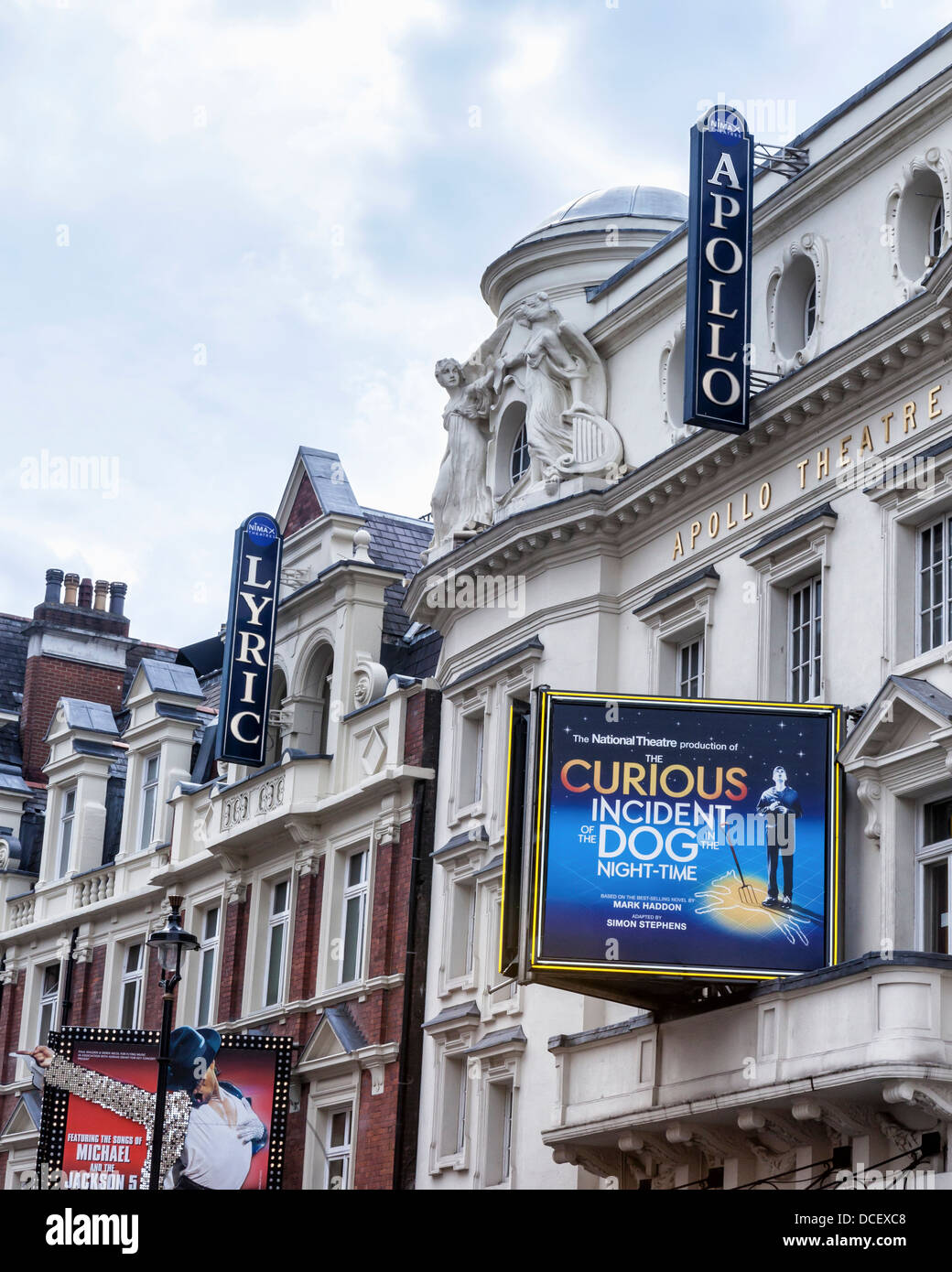 Melden Sie sich außerhalb des Apollo Theaters in Shaftesbury Avenue, West End, London W1, Stockfoto