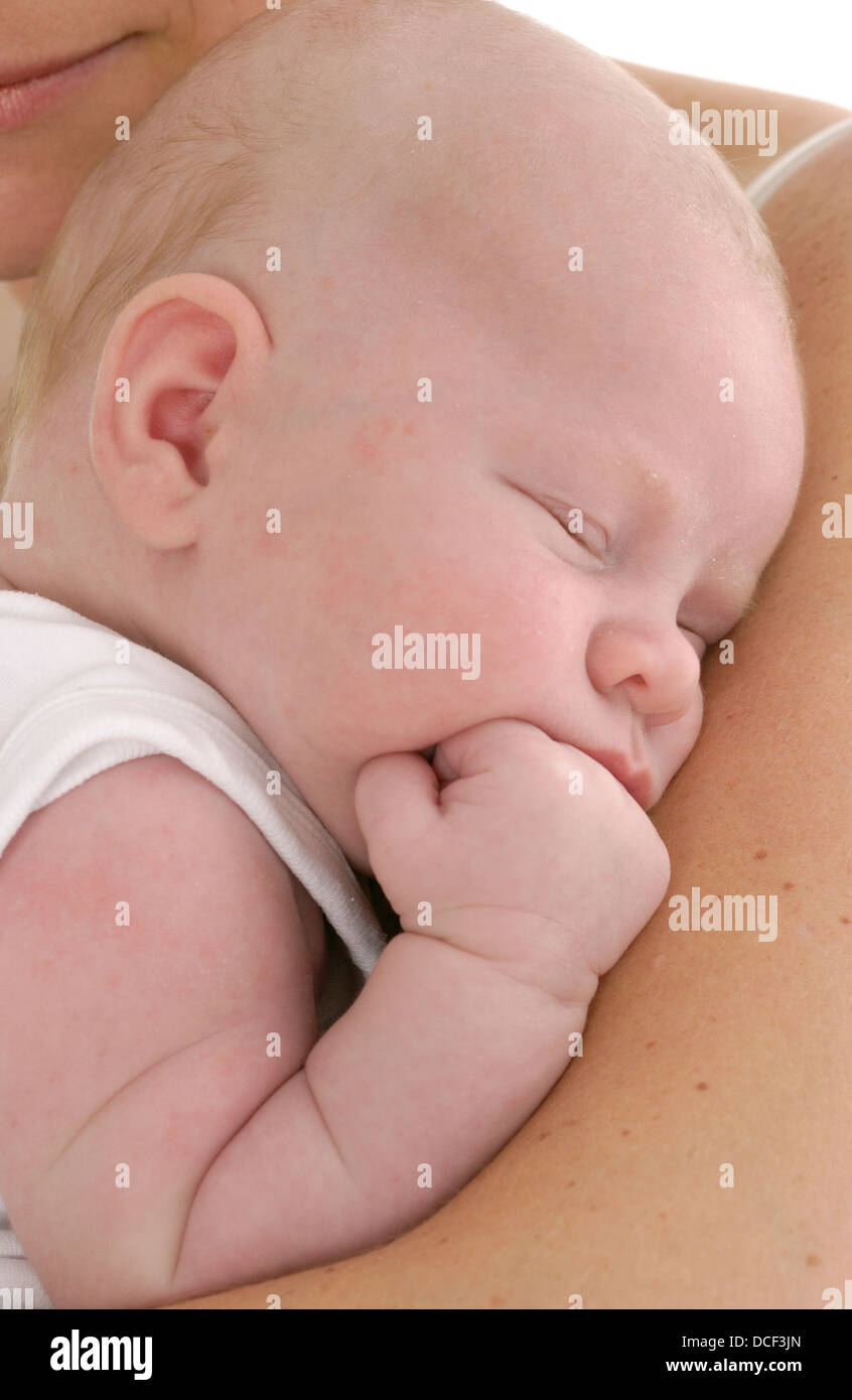 Neugeborene schlafen Stockfoto