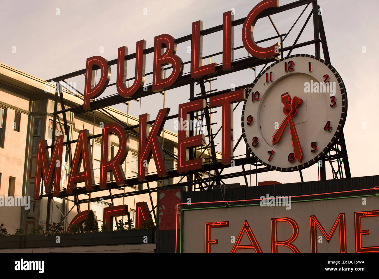 EINGANG ZEICHEN PIKE PLACE PUBLIC MARKET CENTER SEATTLE WASHINGTON STATE USA Stockfoto