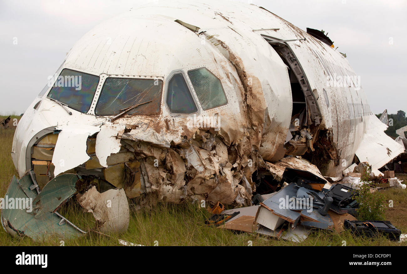 Wrack der ein UPS Airbus A300 Frachtflugzeug, das nahe dem Flughafen tötete beide Besatzungsmitglieder 15. August 2013 in Birmingham, AL abgestürzt. Stockfoto