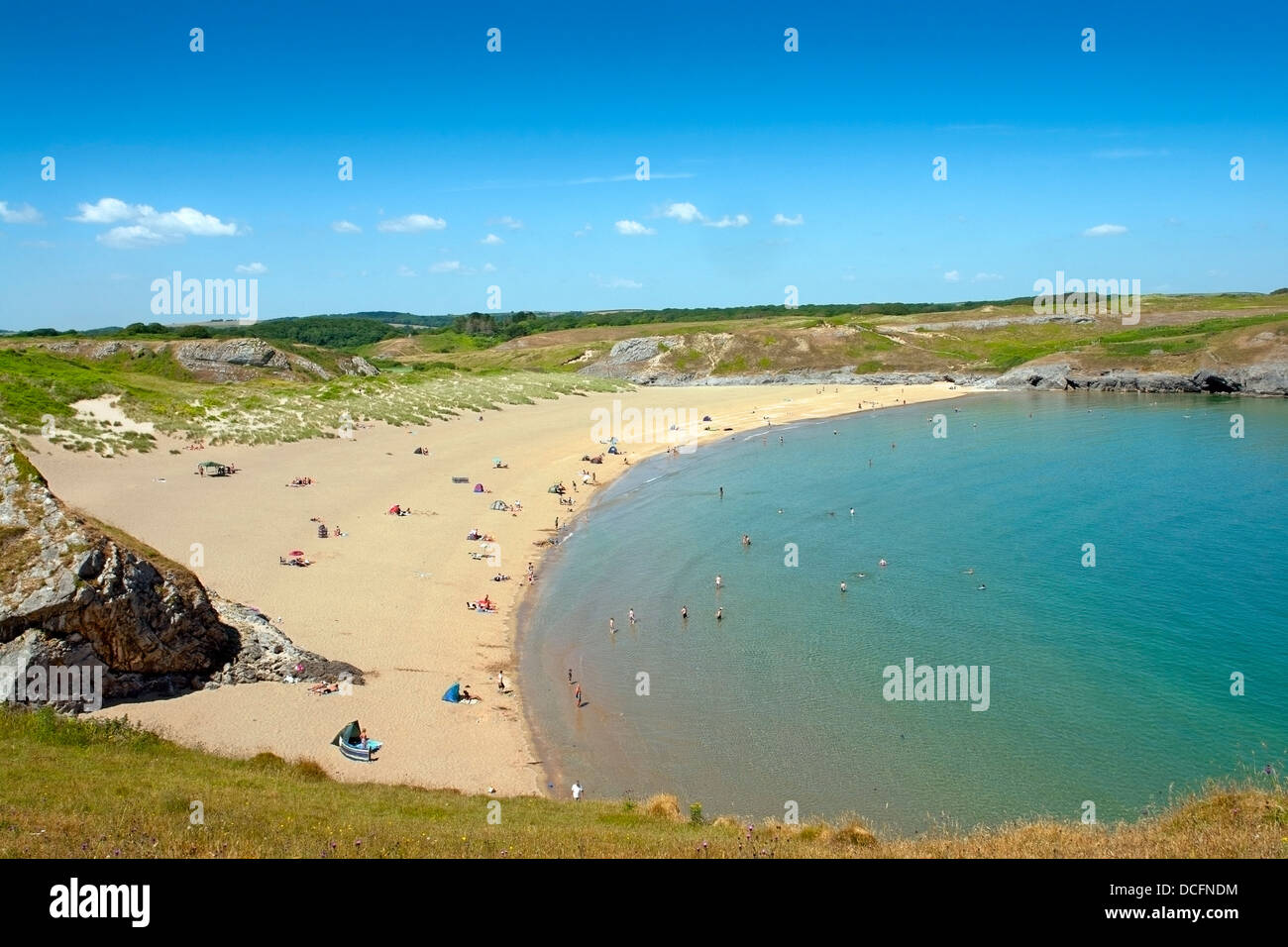 Breite Haven South Beach, in der Pembrokeshire Coast National Park und ließ Wales Coast Path Stockfoto