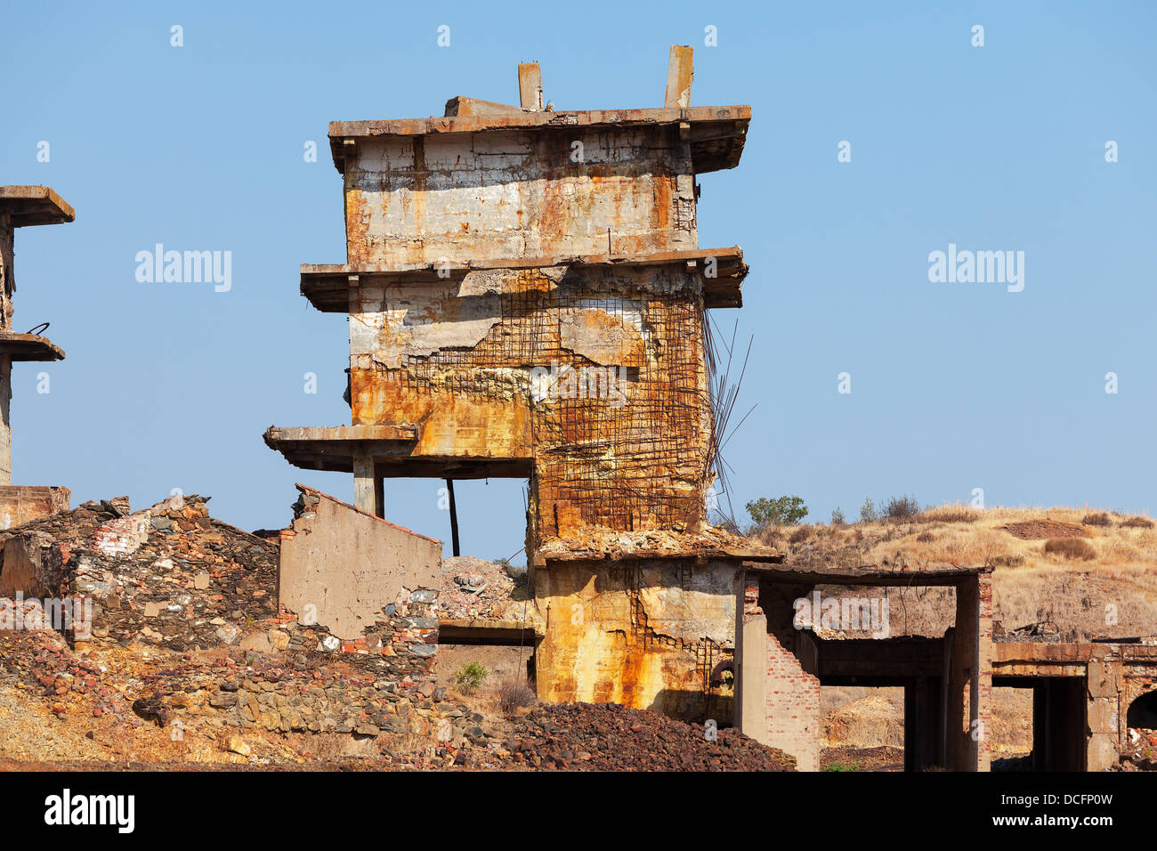 Verlassene Kupfer mine mit alten Steinhäusern Stockfoto