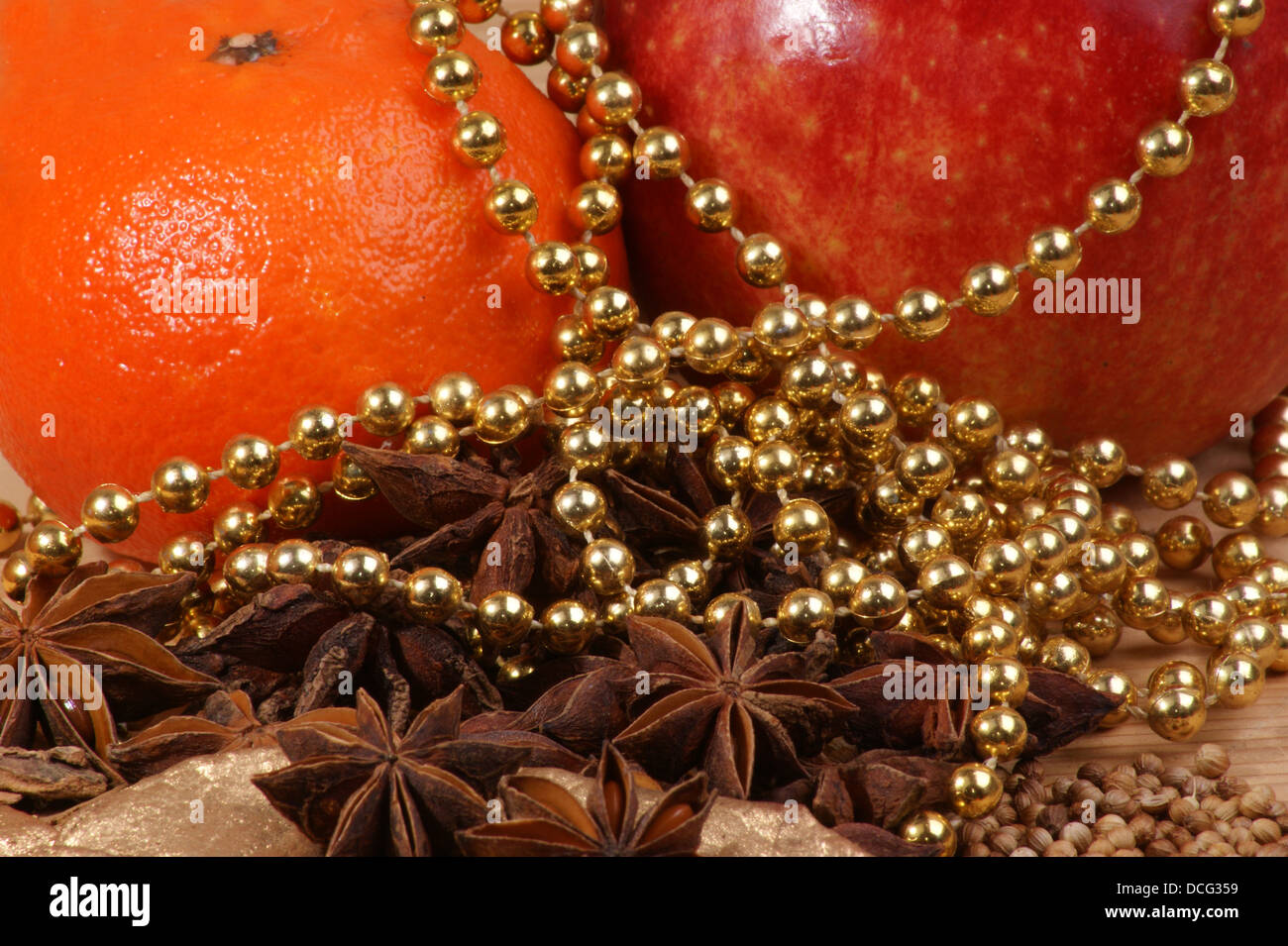 Weihnachts-Dekoration auch mit Bio Würze Stockfoto