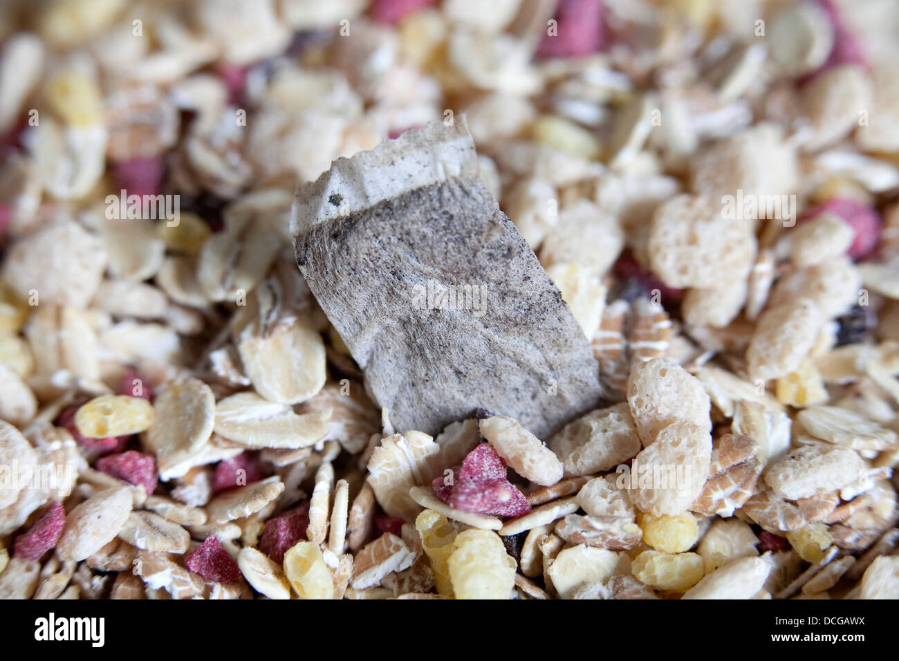 Eine Tasche von Schnupftabak in gefunden Sie Frühstück Cerealien oder Müsli. Gefährlich, Essen könnte. Stockfoto