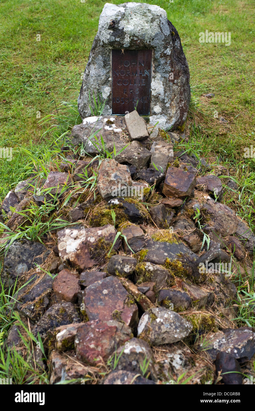 Das Grab des britischen Wissenschaftlers, Bergsteiger und Explorer John Norman Collie, der bei Struan, Isle Of Skye, Schottland, UK begraben liegt Stockfoto