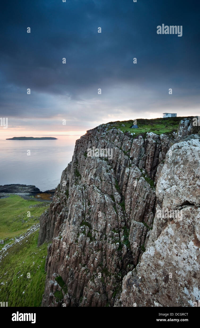 Berg-Schutzhütte und wildes Campen bei Rubha Hunish, Isle Of Skye, Schottland, UK Stockfoto