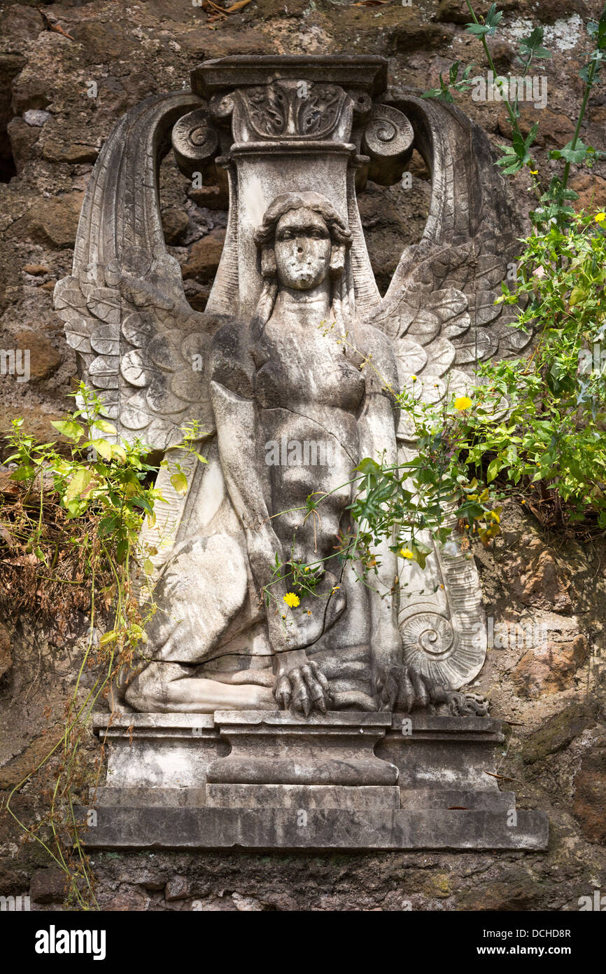 Skulptur der Sphinx am Eingang nach Farnese Gärten, Palatin, Rom