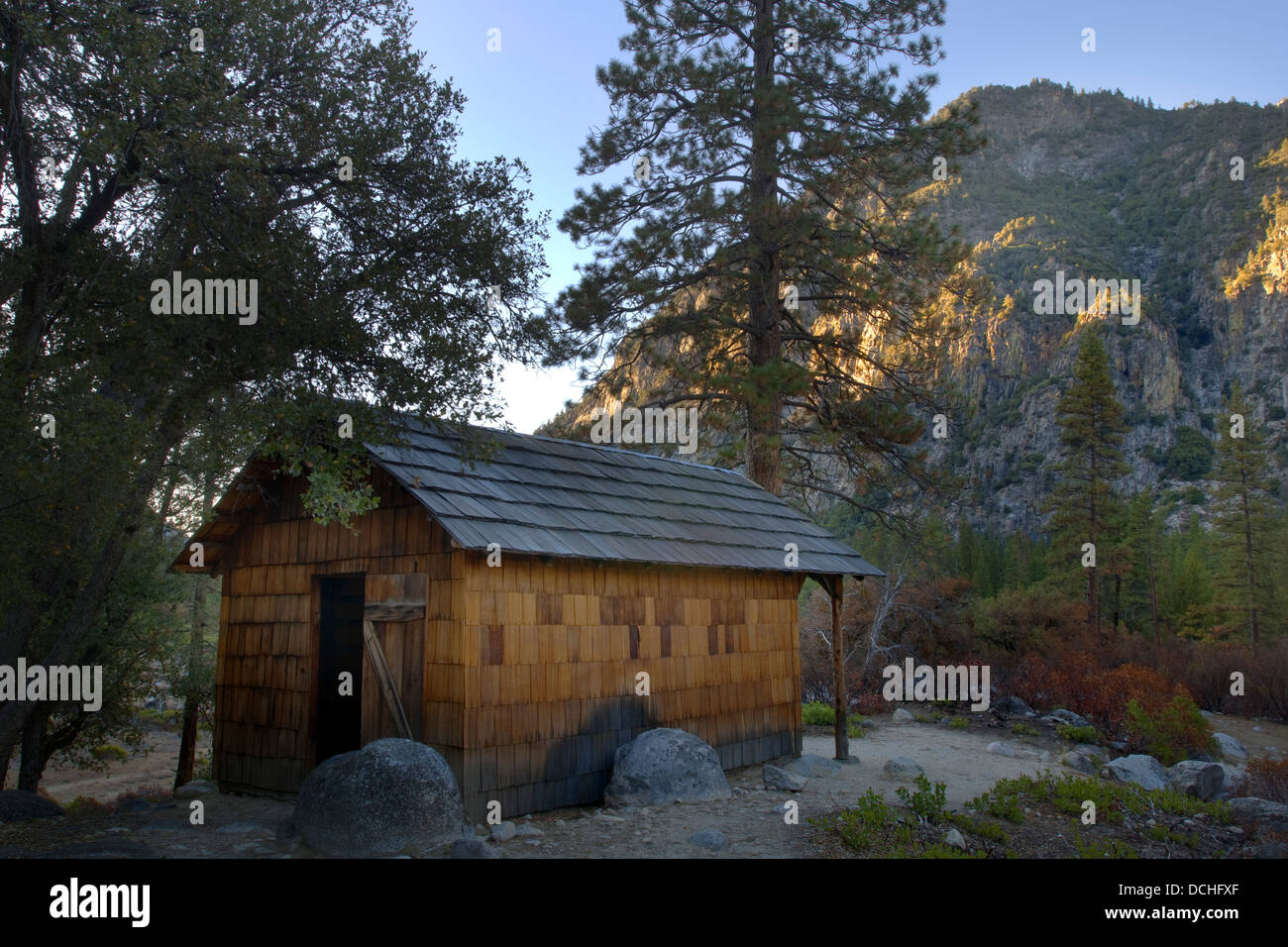 Knapp die Kabine, in der Nähe von Cedar Grove, Kings Canyon Nationalpark, Kalifornien Stockfoto