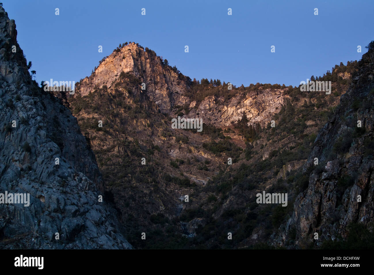 Abendlicht auf Granitfelsen über Kings Canyon, Fresno County, Kalifornien Stockfoto