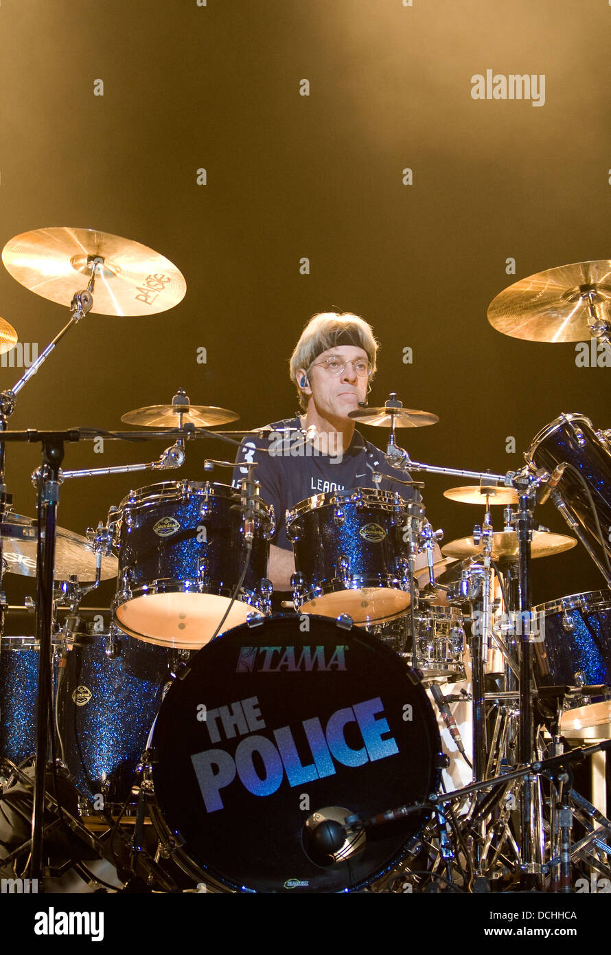 Schlagzeuger Stewart Copeland von The Police durchgeführt in Konzert in der John Paul Jones Arena in Charlottesville, VA am 6. November 2007. Stockfoto