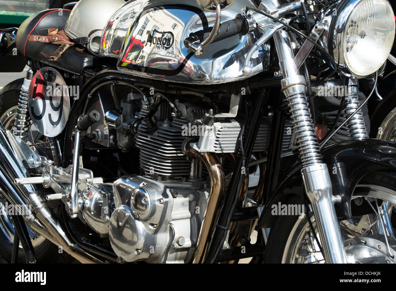 1963 Manx Norton Café Racer Motorrad mit einem Triumph T150-Motor. Klassische britische Motorrad. Stockfoto