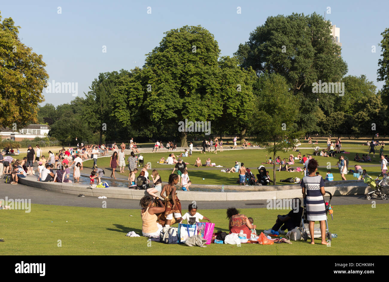 Prinzessin Diana Memorial Fountain während der Hitzewelle - Hyde Park - London Stockfoto