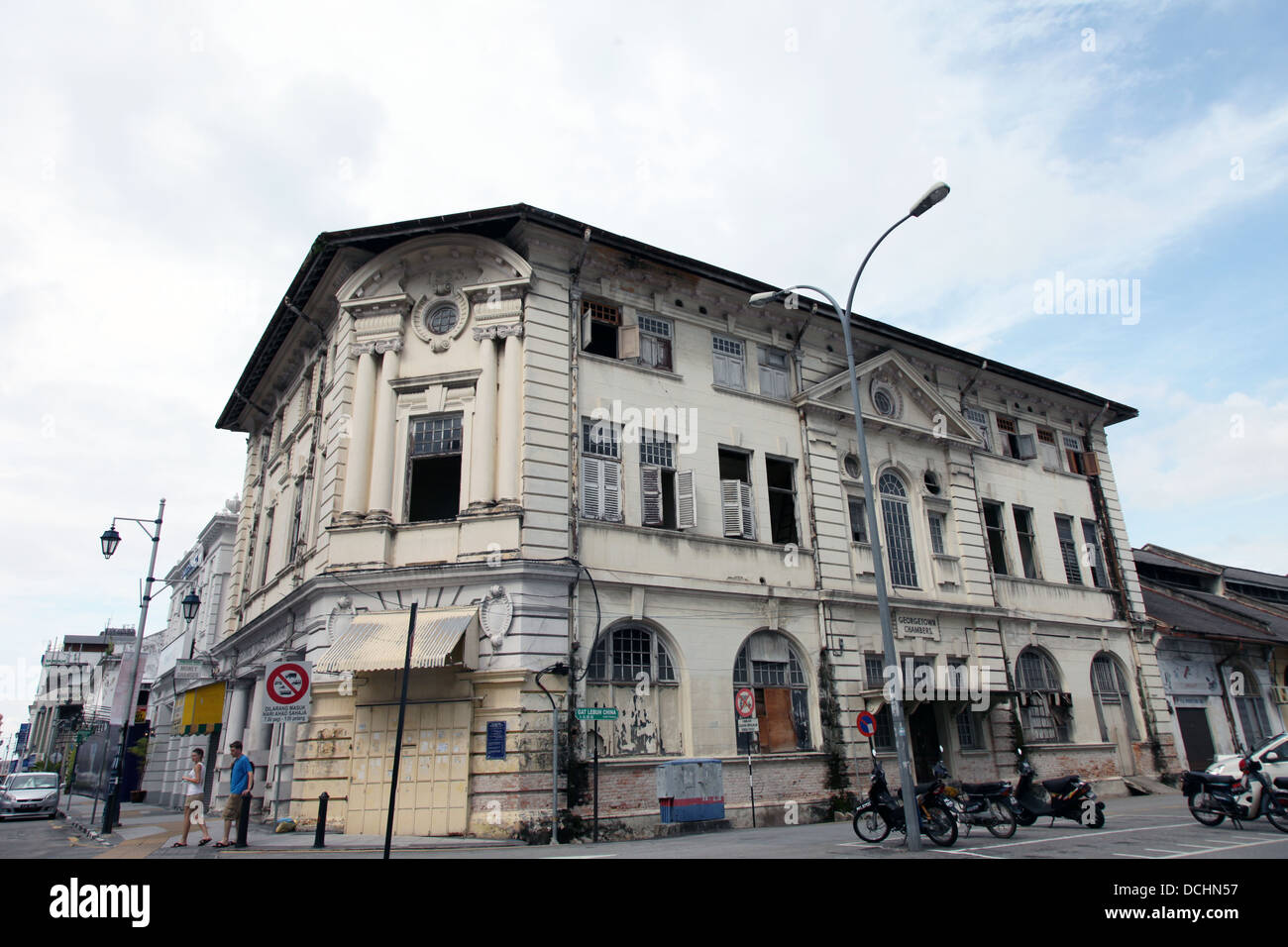 Es ist ein Foto von Straße und Hausnummer des Georgetown Penang in Malaysia Stockfoto