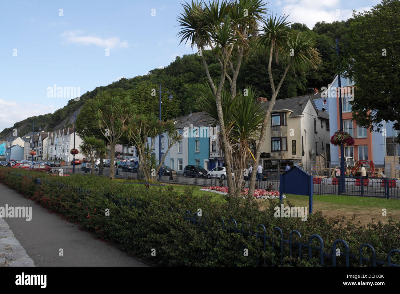 Der Gehweg entlang der Mumbles. Swansea Wales, walisische Küste. Britische Küste Stockfoto
