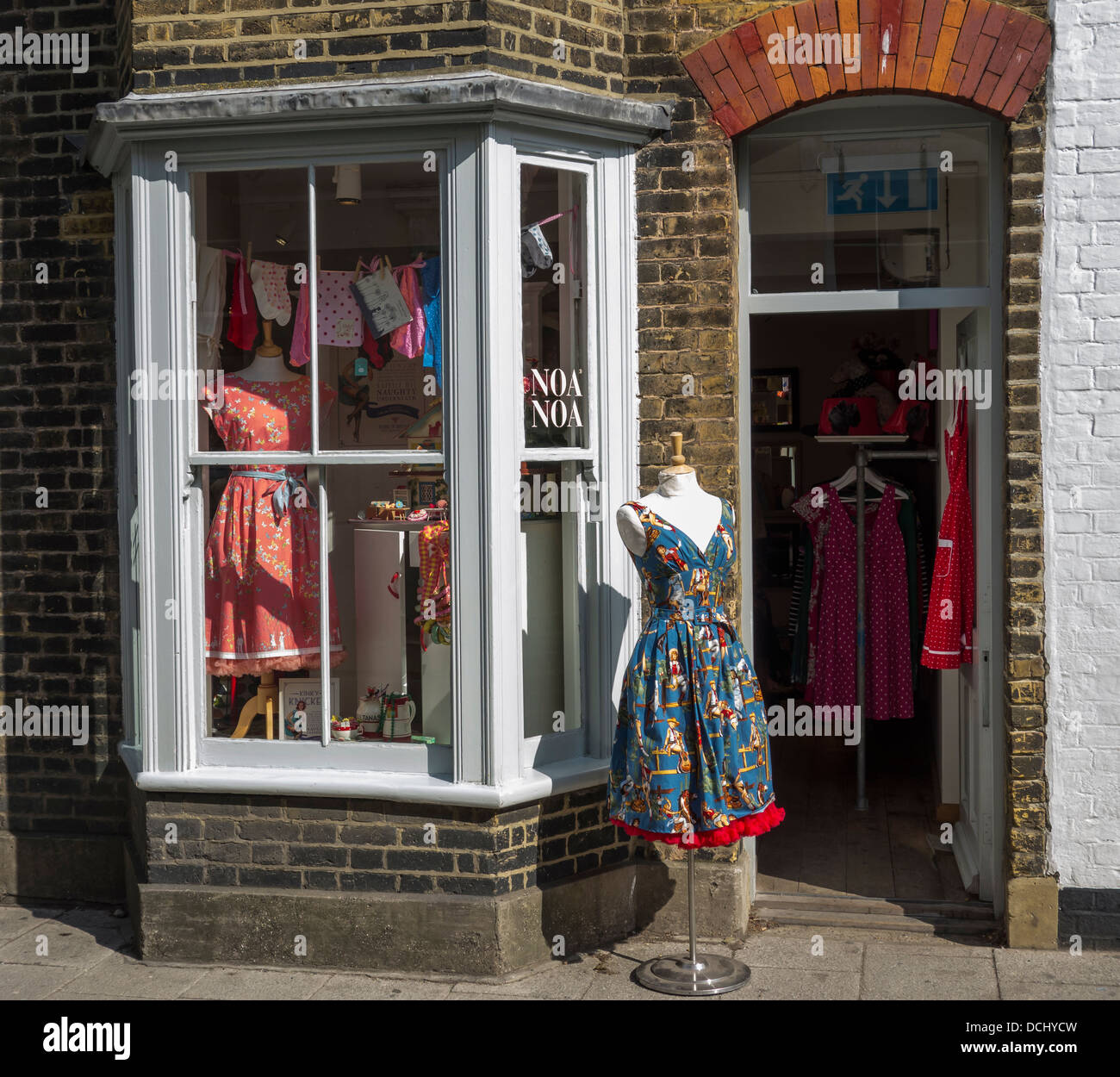 Spezialist für maßgeschneiderte Kleid Kleidung Shop Boutique Whitstable High Street Stockfoto