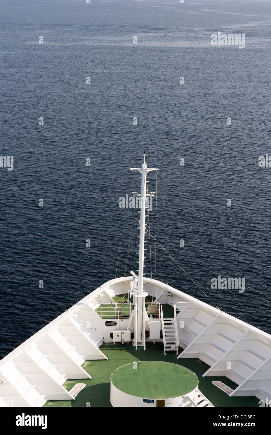 Schiffe verbeugt sich -Fotos und -Bildmaterial in hoher Auflösung – Alamy