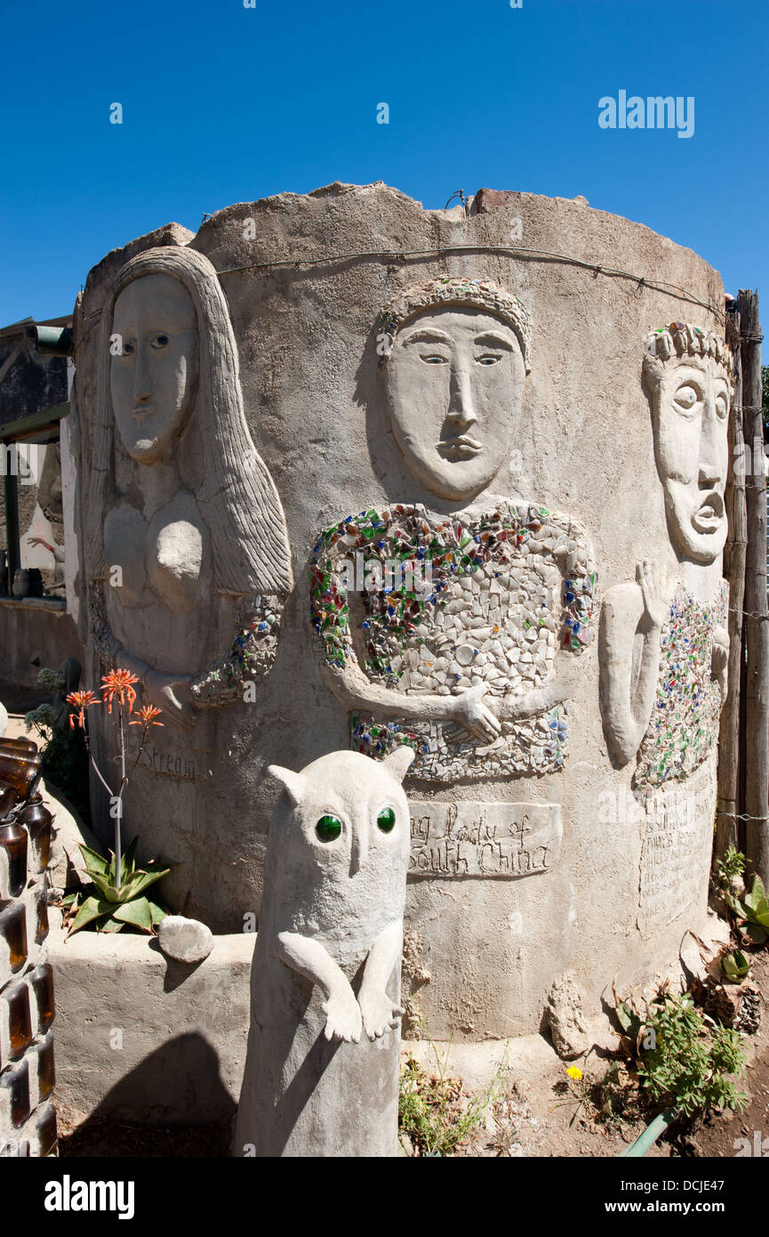 Die Camel-Hof mit Beton Skulpturen umliegenden The Owl House, Nieu Bethesda, Eastern Cape, Südafrika Stockfoto