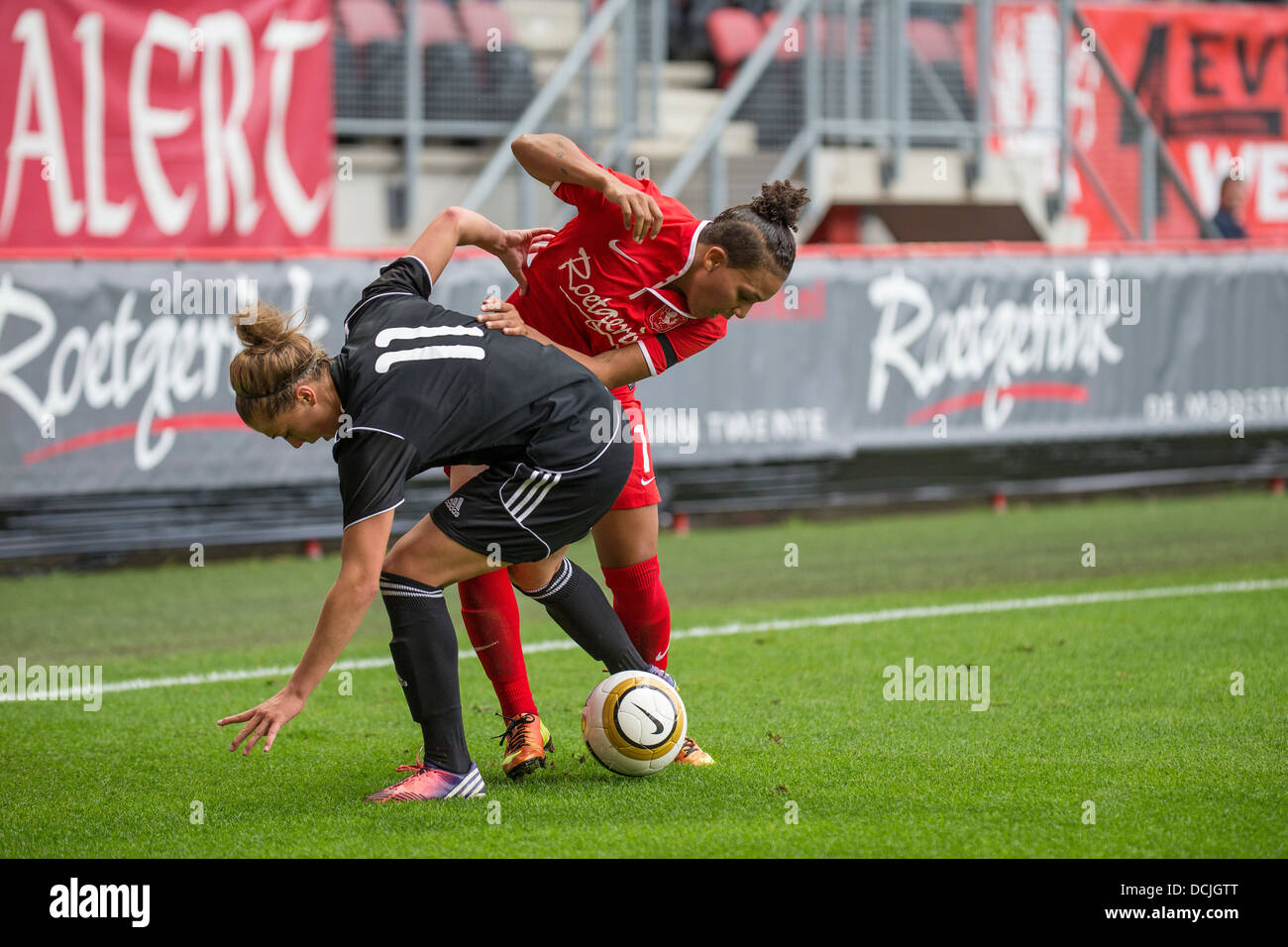 FC Twente Vrouwen Spieler Shanice van de Sanden gegen Het Gegner aus Glasgow City FC in einem Champions-League-Spiel Stockfoto