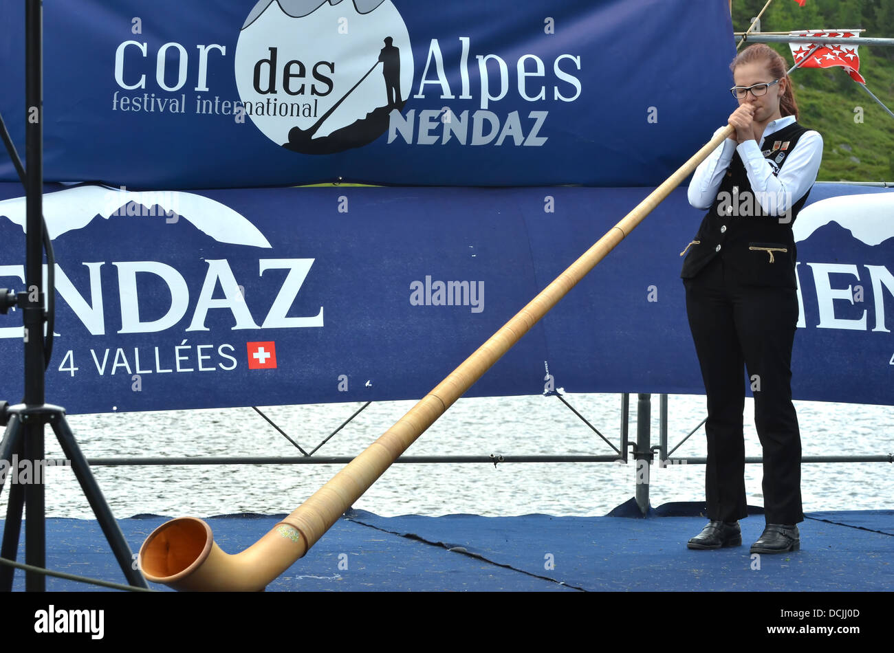 Patricia MONORY spielen im Finale beim internationalen Festival für Alpine Horn: Stockfoto