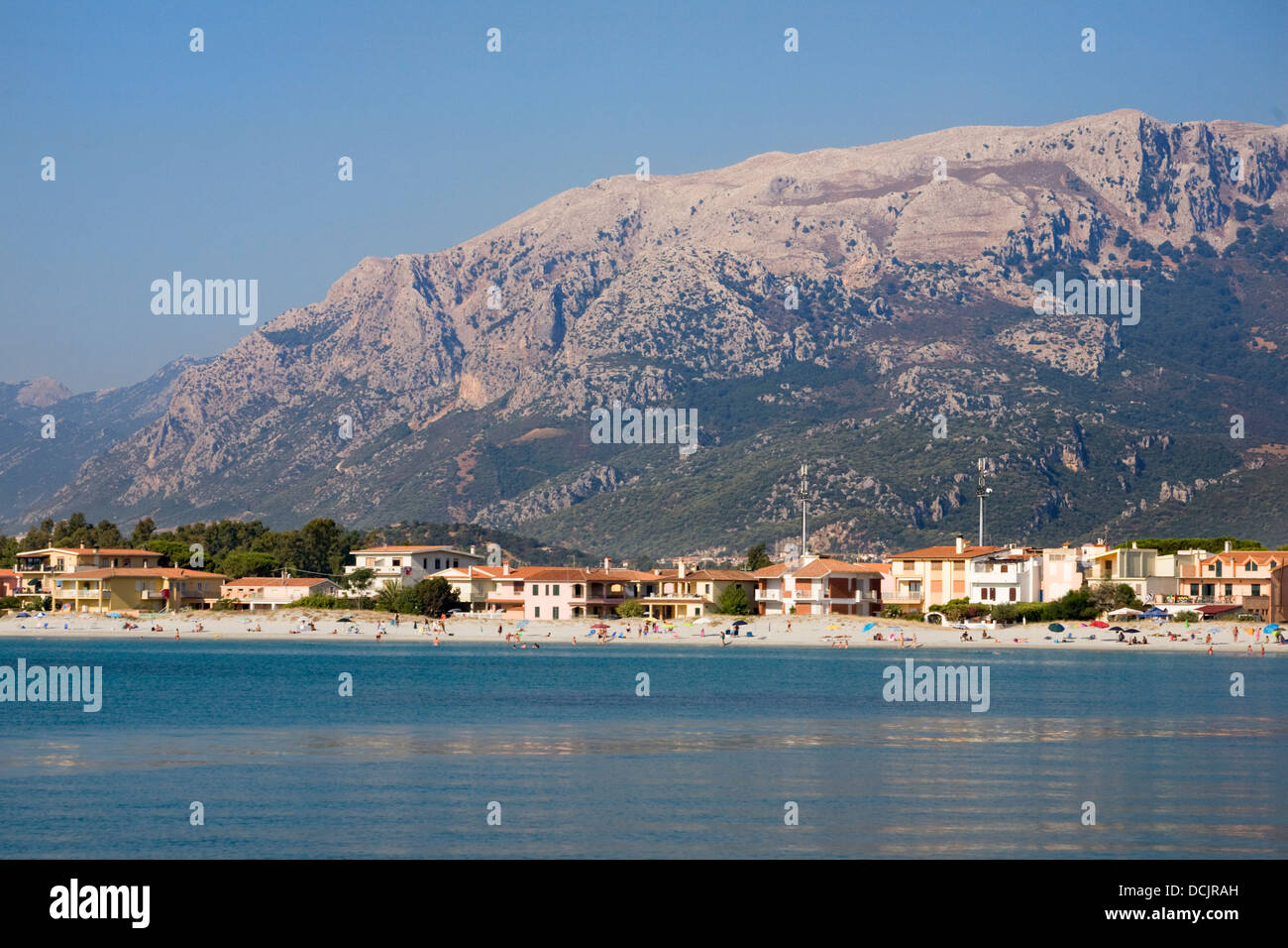 Küstenstadt am Golfo di Orosei, Sardinien, Italien Stockfoto