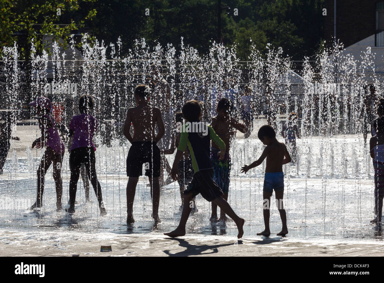Hitzewelle 2013 - Universität der Künste - Central Saint Martins Campus - Kings Cross Central - London Stockfoto
