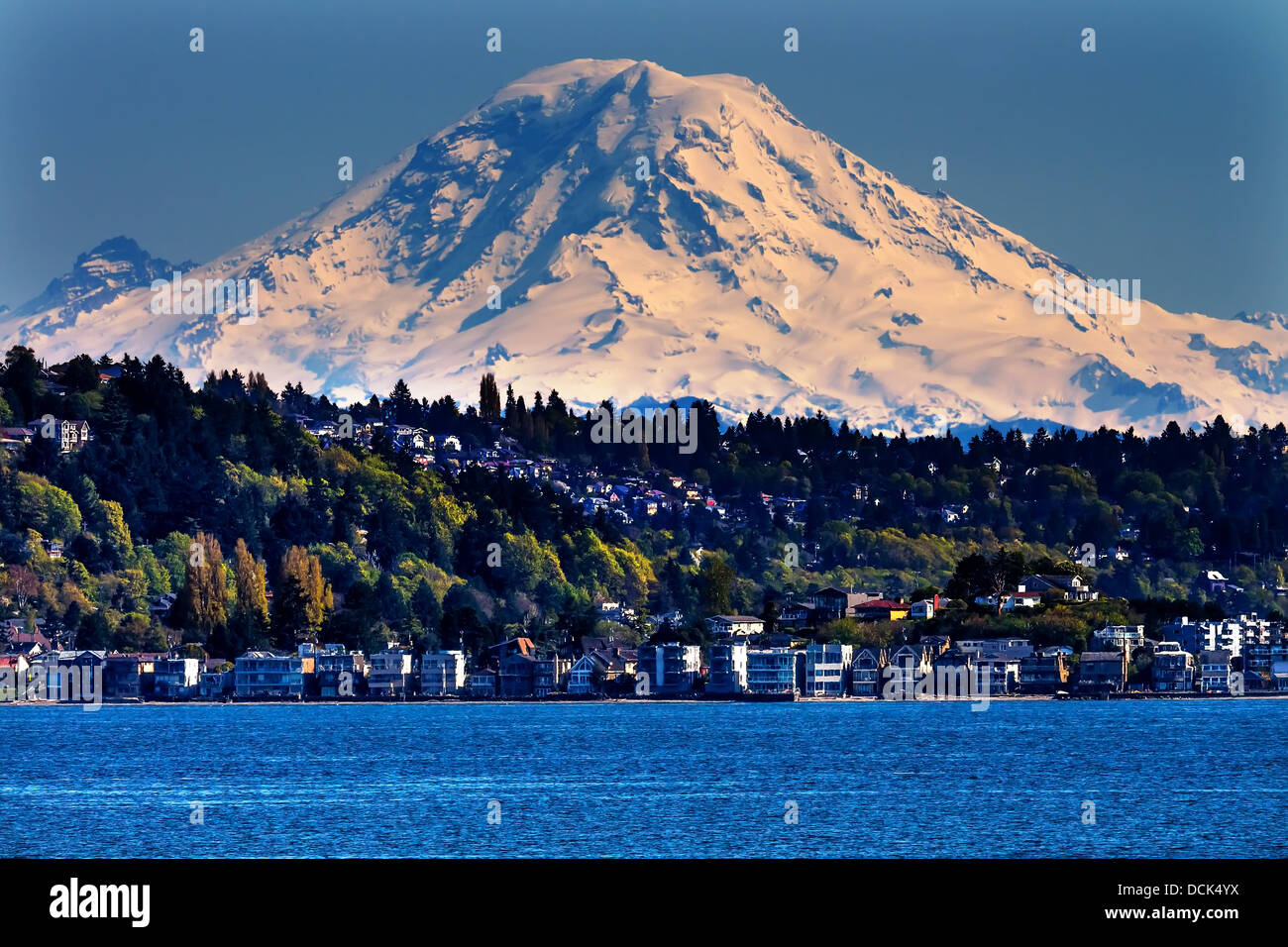 Mount Rainier Puget Sound North Seattle Schnee Berg Washington State Pacific Northwest Stockfoto
