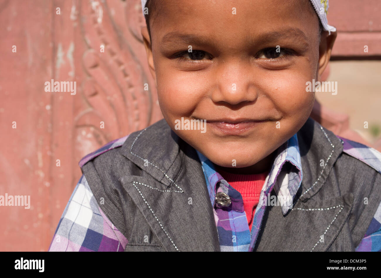 Indisches Kind bei Amber (Amer) Fort / Schloss - Jaipur, Rajasthan, Indien Stockfoto