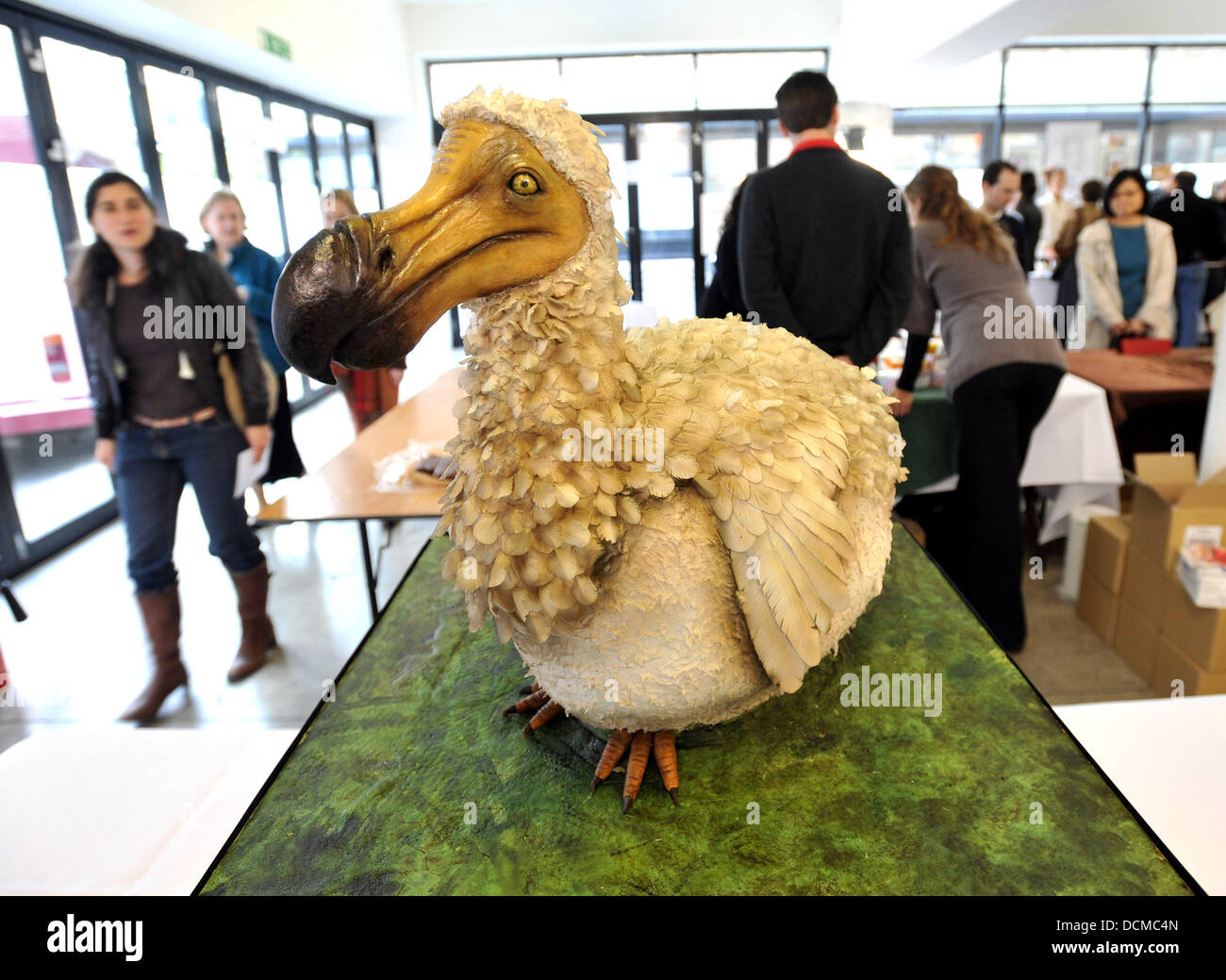 Dodo Bird Kuchen erstellt von Michelle Wibowo experimentelle Essen Gesellschaft spektakulär - Ausstellung fand in der Truman Brewery. London, England - 21.10.11 Stockfoto