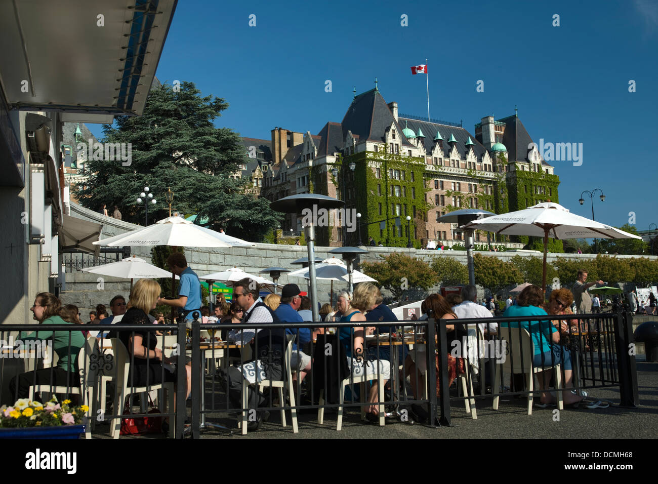 OUTDOOR-CAFE EMPRESS HOTEL INNER HARBOUR VICTORIA VANCOUVER ISLAND IN BRITISH COLUMBIA KANADA Stockfoto