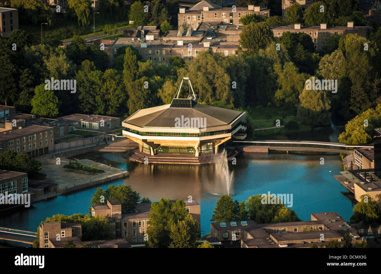 Luftaufnahme: Zentrale Halle entworfen von Robert Matthew, Johnson-Marshall & Partners (RMJM) an der York University. Stockfoto