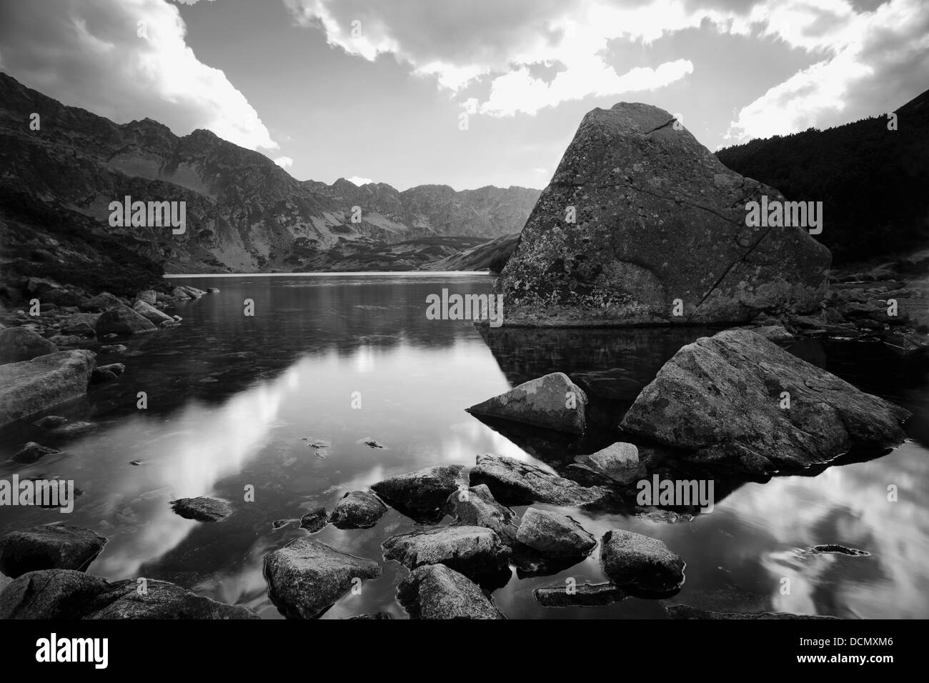 Fife-Seen-Tal im Tatra-Gebirge oder schöne Berglandschaft Stockfoto