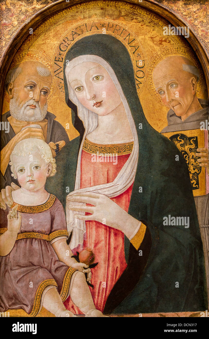 15. Jahrhundert - Madonna mit Kind und Heiligen Hieronymus und Sankt Bernardino von Siena, 1480 - Benvenuto di Giovanni Stockfoto