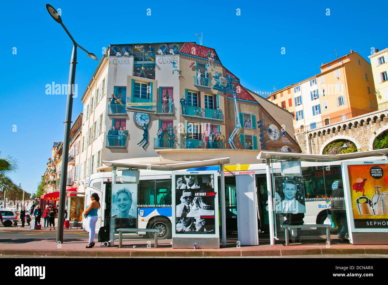 Cannes Festival аdvertising auf dem Gebäude, Haltestellen, Cannes, Côte d'Azur, Frankreich. Stockfoto