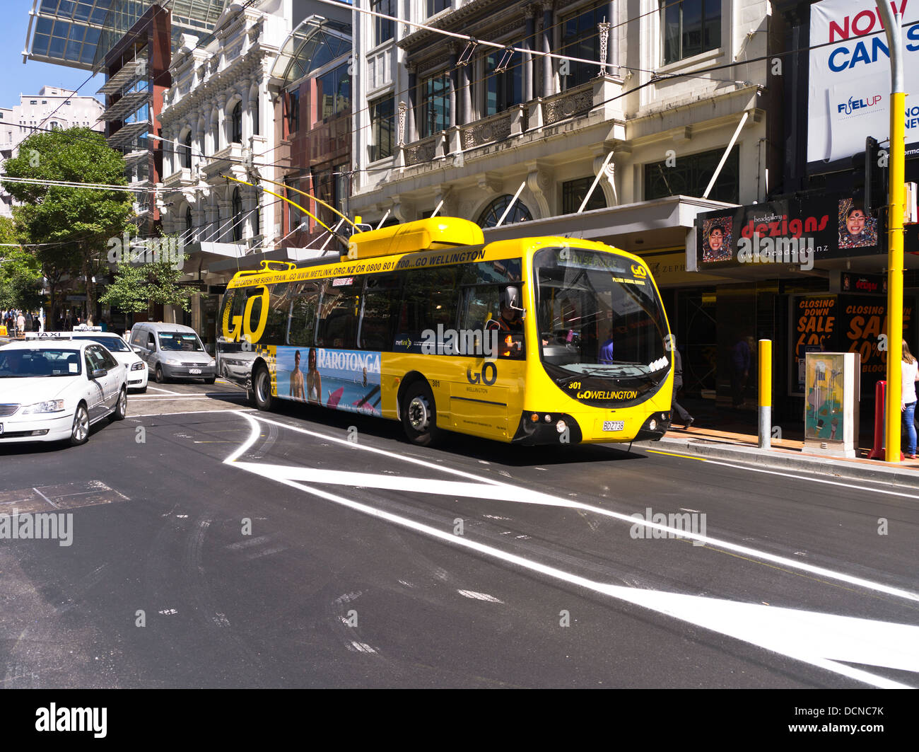 dh WELLINGTON Neuseeland gehen Wellington Bus Singledecker Stadt Transport Verkehr Straße Straße Stockfoto