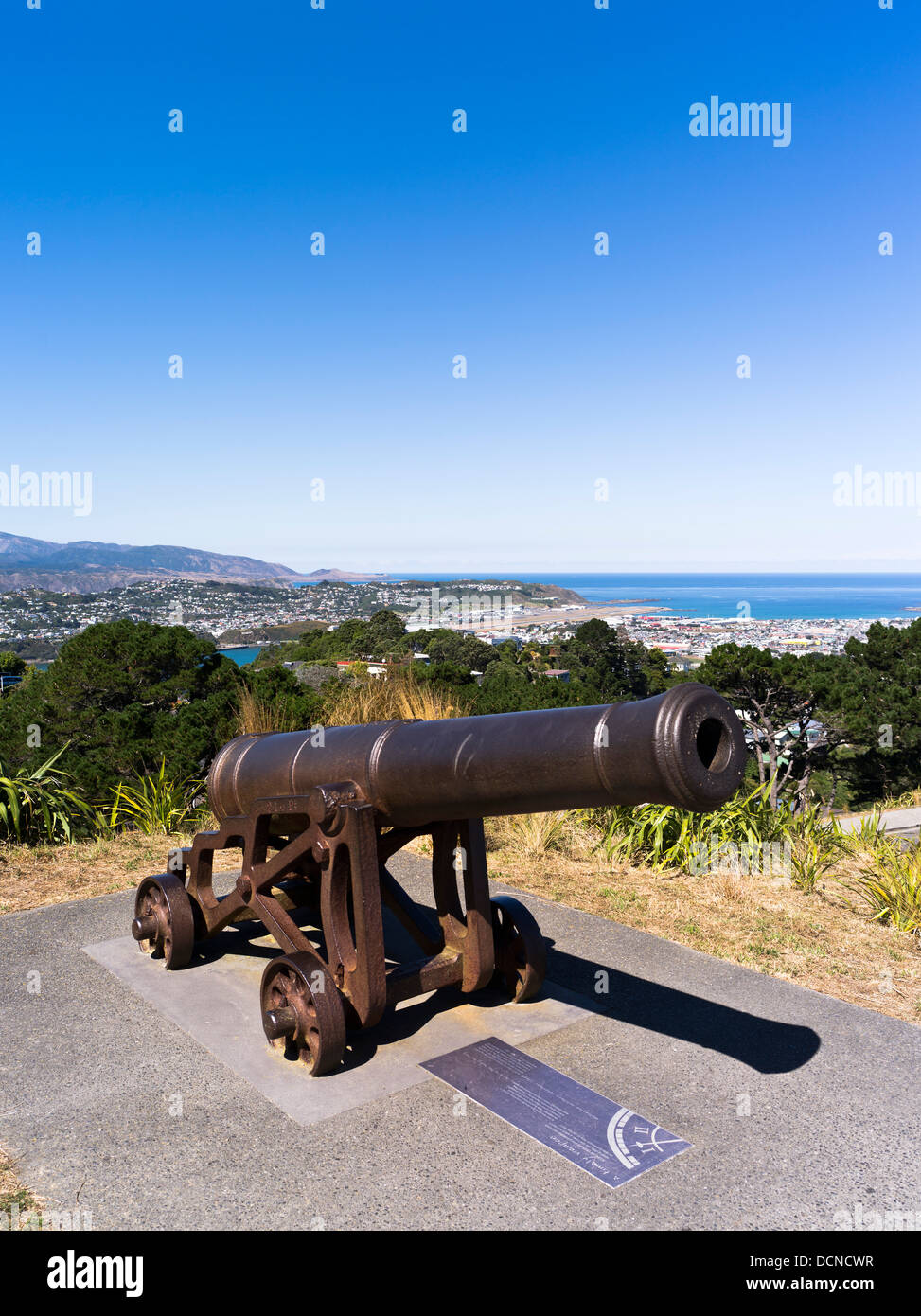 dh Mount Victoria WELLINGTON NEW ZEALAND Mt Victoria Lookout Gewehr Kanone Stockfoto