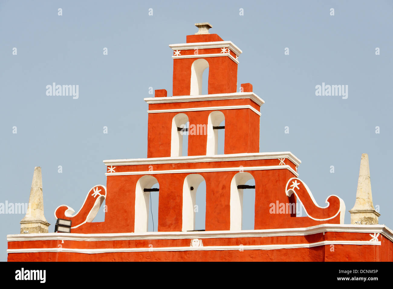 Glockenturm der Templo de San Juan de Dios Kapelle in Merida, Yucatan, Mexiko Stockfoto