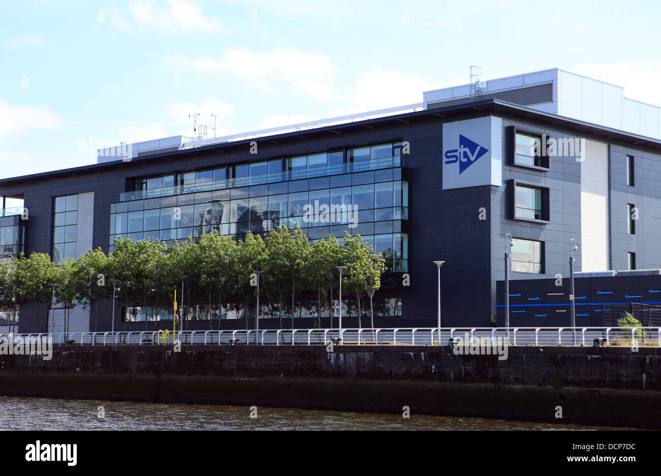 STV-Gebäude am Ufer des Flusses Clyde am Pacific Quay in Glasgow Stockfoto