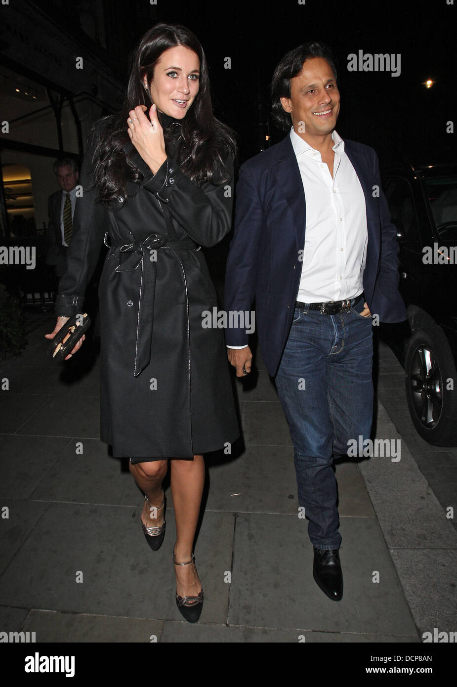 Arun Nayar und Kim Johnson verlassen Scotts Restaurant in Mayfair, London, England - 01.11.11 Stockfoto