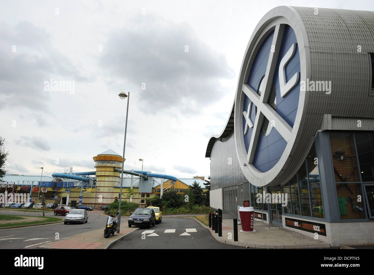 Hemel Hempstead, Großbritannien. 20. August 2013. Hemel Hempstead ist laut einer Umfrage, laufen durch das Team hinter den Mist Städte Publikationen BritainÕs Ugliest Stadt ernannt worden. Hertfordshire Stadt gewannen die "Auszeichnung" vor Luton, Slough und Bracknell abgebildet - XC Zentrum, Jarmans Park, Hemel Hempstead, Herts. © KEITH MAYHEW/Alamy Live-Nachrichten Stockfoto