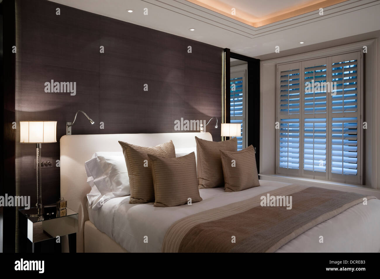 Schlafzimmer-Beleuchtung in der Stadt London Wohnung Stockfoto