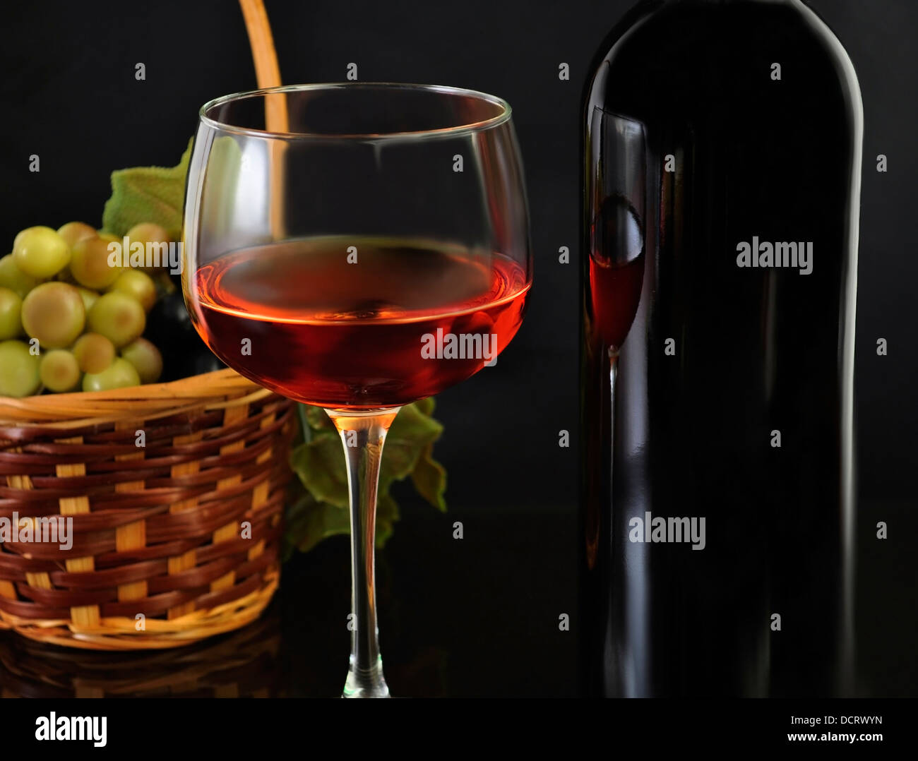 Rotwein und Traubensaft Stockfoto