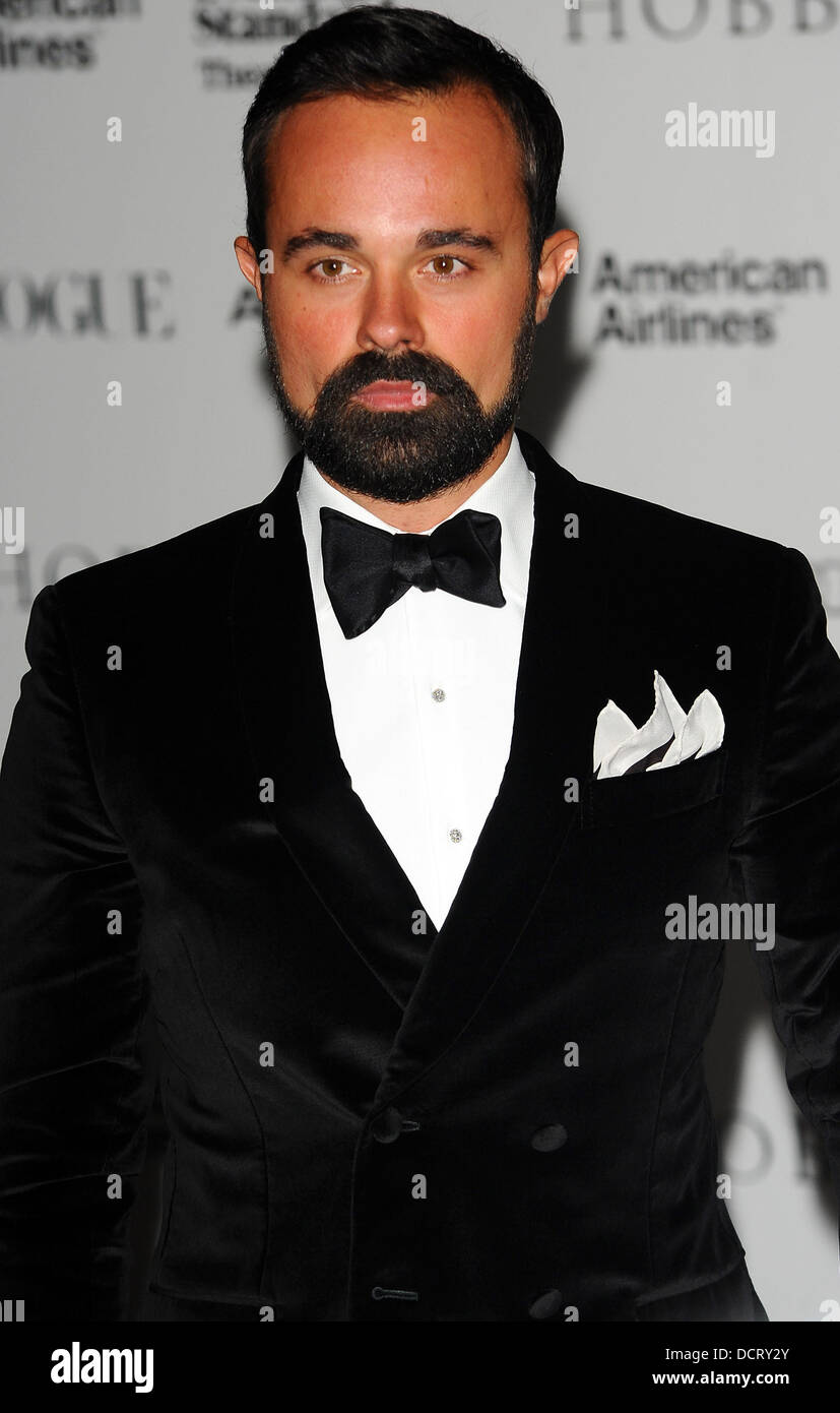 Evgeny Lebedev vergibt das 57. Abend-Standard-Theater im Savoy Hotel - Ankunft London, England - 20.11.11 Stockfoto