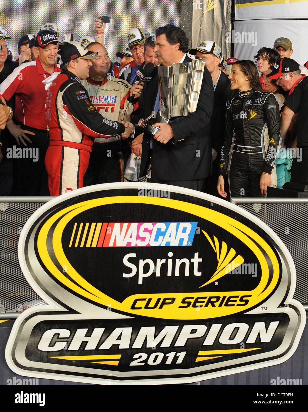 Tony Stewart gewinnt das NASCAR Sprint Cup Serie Ford 400 auf dem Homestead-Miami Speedway Homestead, Florida - 20.11.11 Stockfoto