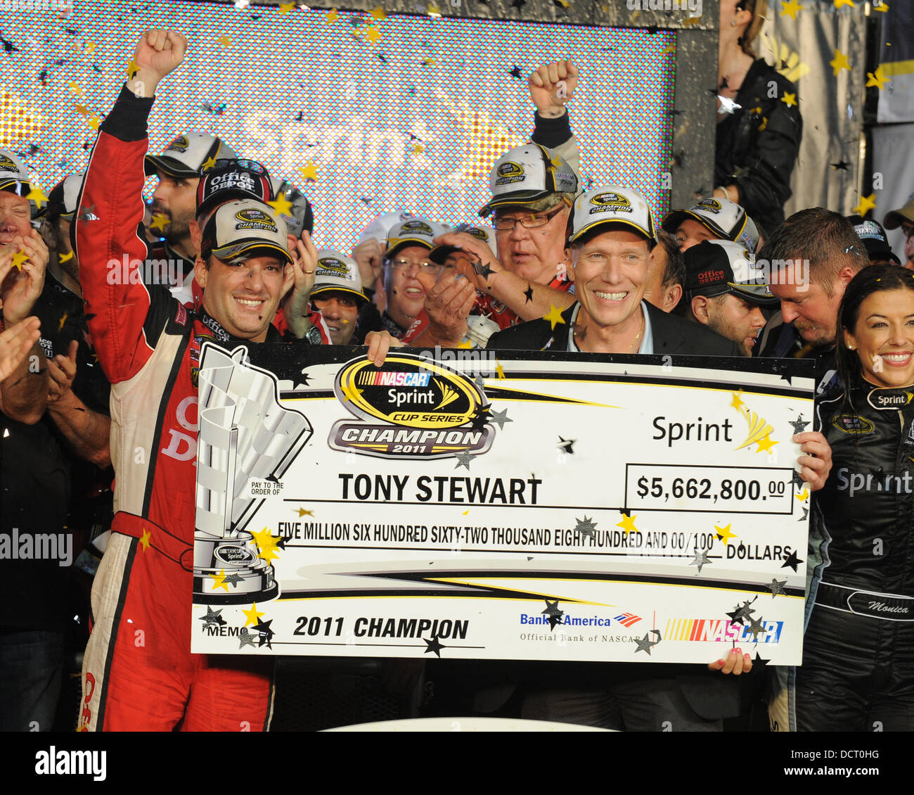 Tony Stewart gewinnt das NASCAR Sprint Cup Serie Ford 400 auf dem Homestead-Miami Speedway Homestead, Florida - 20.11.11 Stockfoto