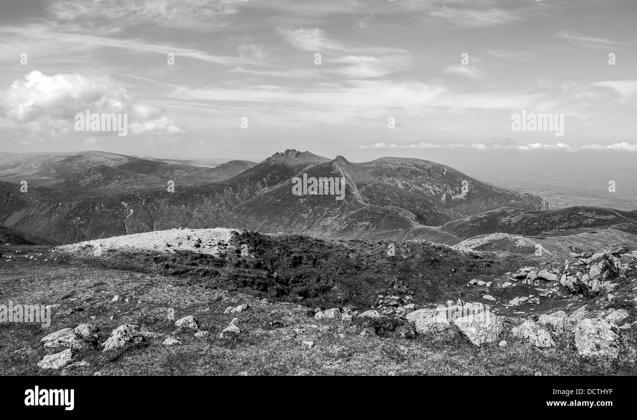 die Hasen Lücke einen berühmte Teil der Mourne Mountains mit Slieve Bernagh im Hintergrund Stockfoto