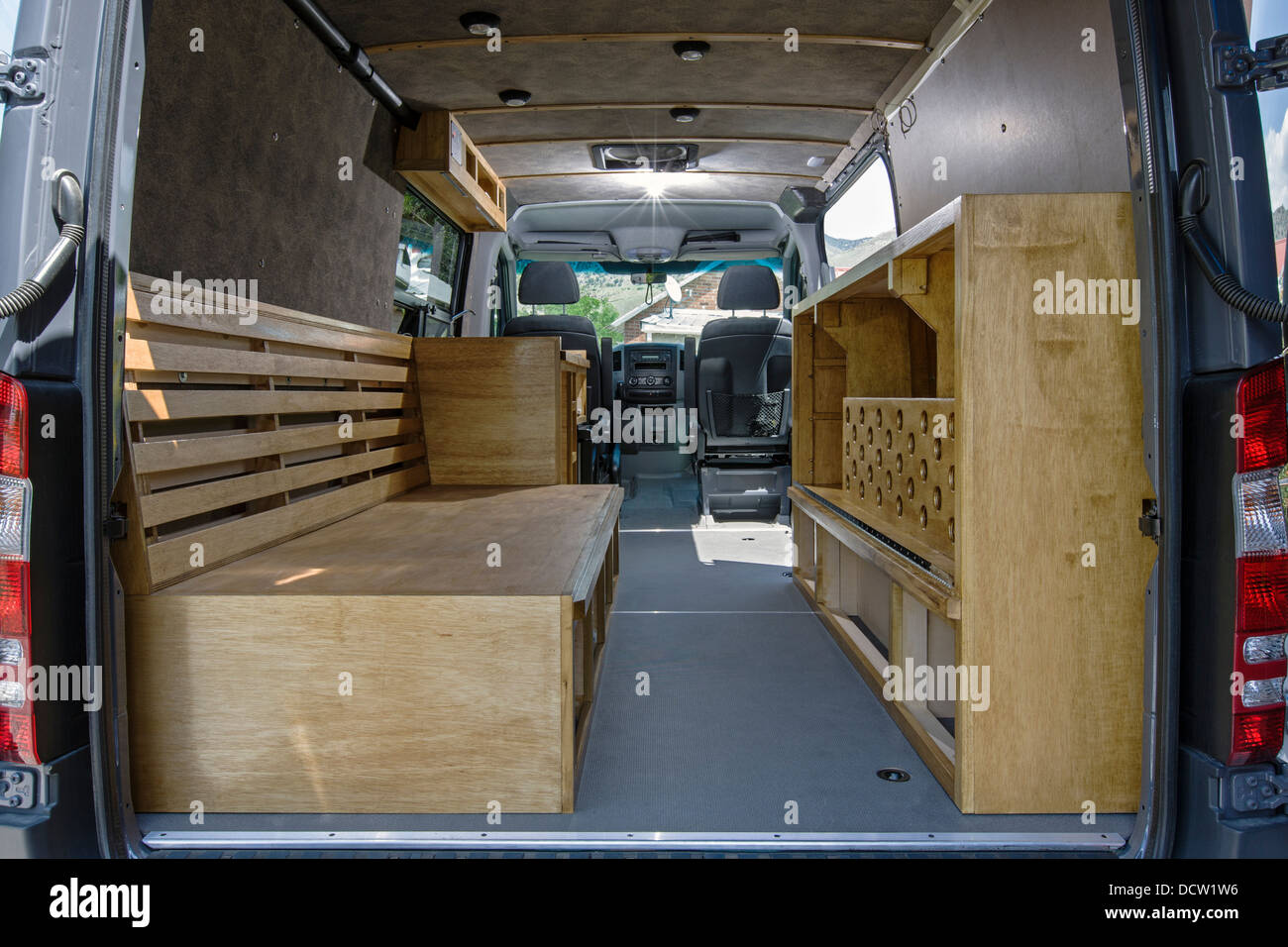 Benutzerdefinierte Wohnmobil Mercedes-Benz Sprinter Cargo Van 2500 Stockfoto