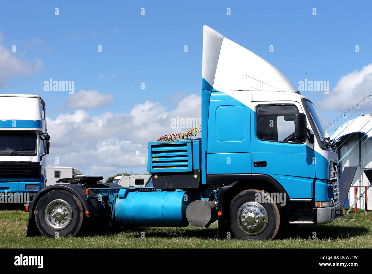 Zirkus-LKW im Bereich von Grand Chapiteau Zelt Stockfoto