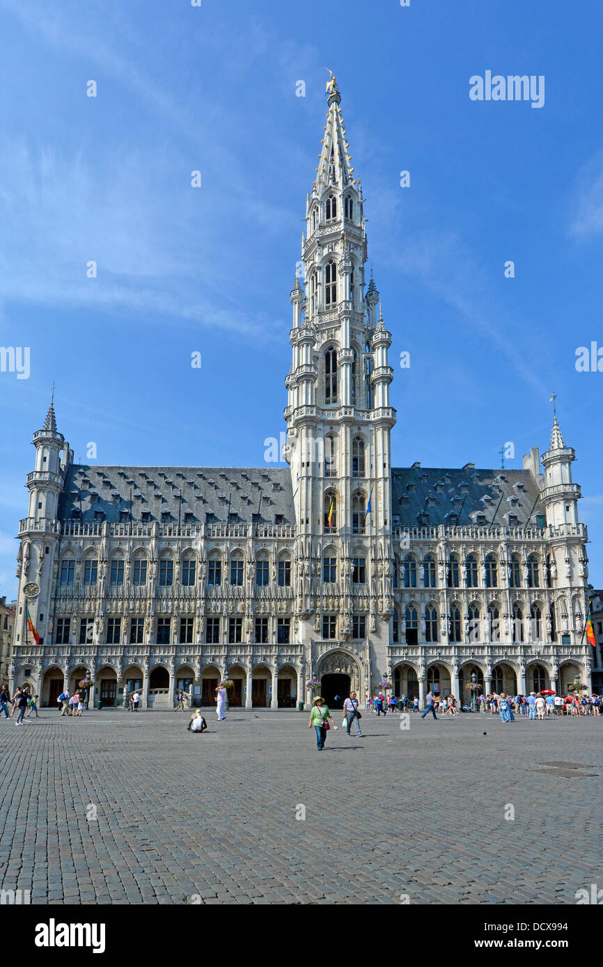 Gotische Architektur des Brüsseler Rathauses im Grand Hotel Central Square Stockfoto